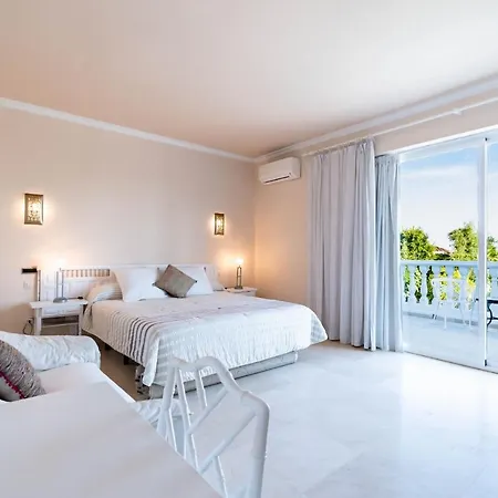 Villa Amazing Beachfront Heated Pool