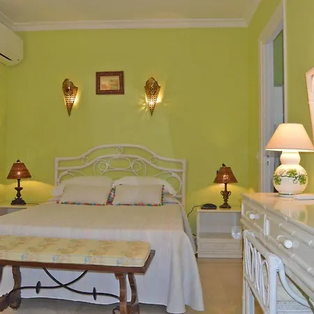 Amazing Beachfront Heated Pool Villa Marbella