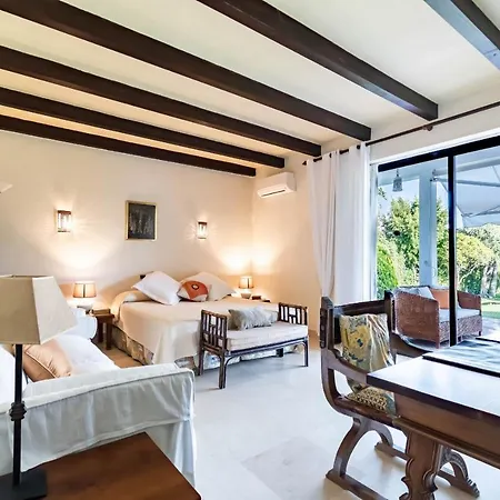 Villa Amazing Beachfront Heated Pool